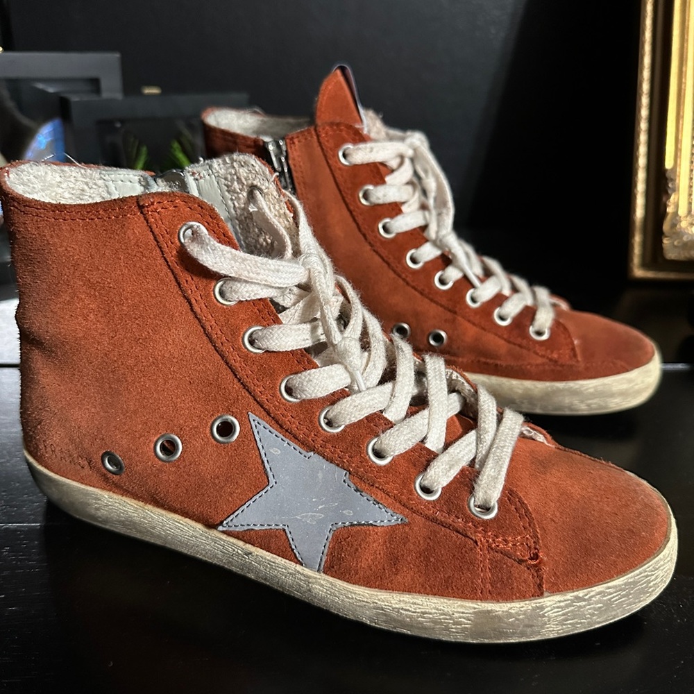 Golden goose 35 but fits like 6 - Picture 3 of 10